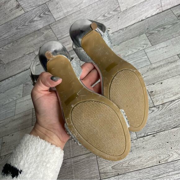 RAMPAGE Fayrah Silver Glitter Embellished Strap Ankle Heels Size 6 - Picture 6 of 8